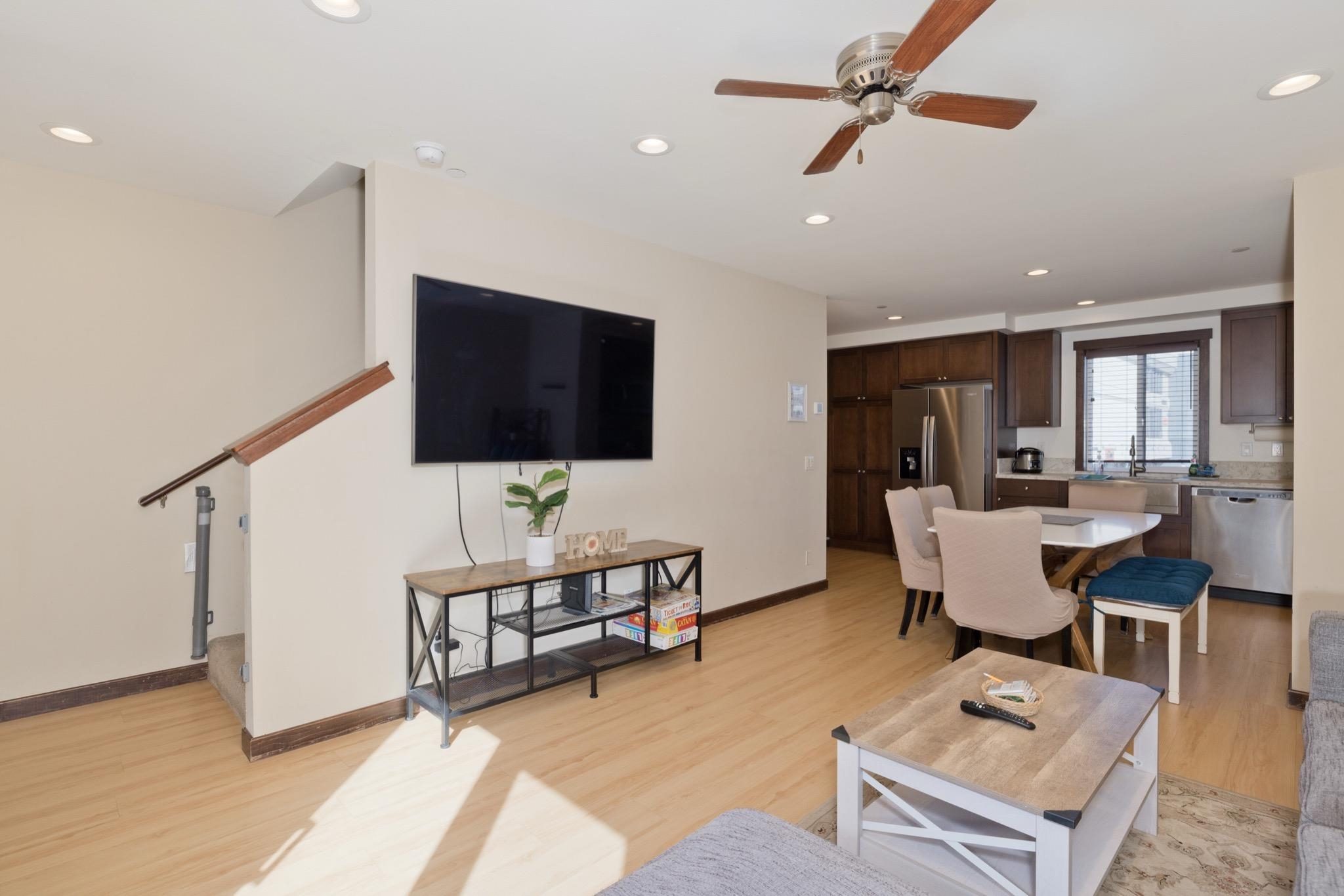 28 Oak Tree Way, Unit 8 Mammoth Lakes, CA 93546 - Photo 13 of 32 Living room featuring ceiling fan, light wood finished floors, and recessed lighting