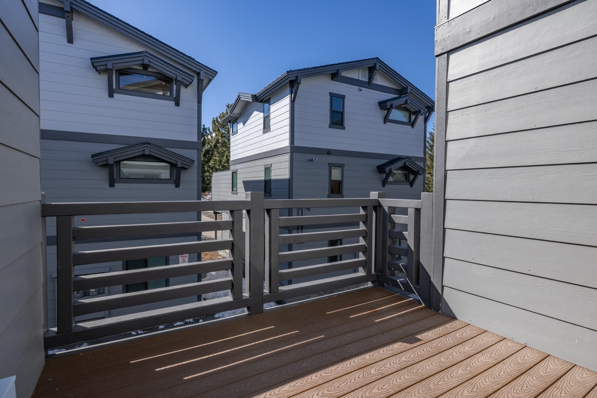 28 Oak Tree Way, Unit 8 Mammoth Lakes, CA 93546 - Photo 28 of 32 View of deck