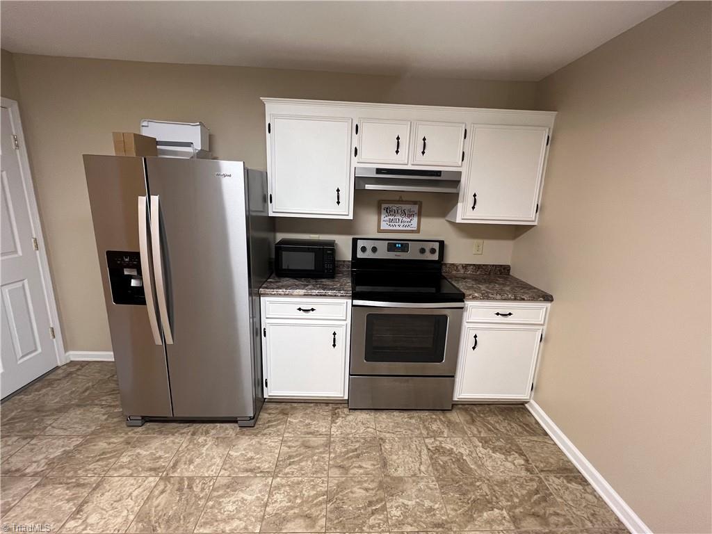 5227 Siloam Road Dobson, NC 27017 - Photo 5 of 29 Gallery Image 5