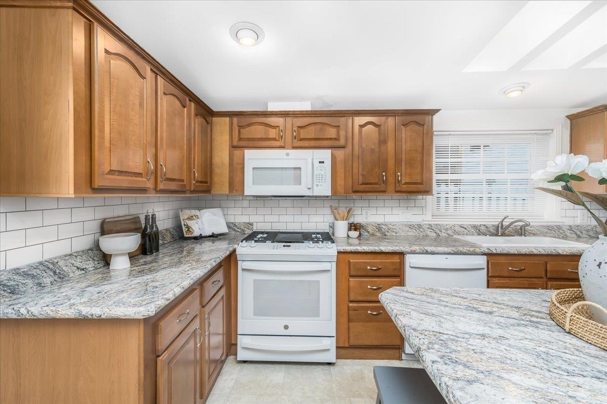 80 Ledgewood Way Manchester, NH 03104 - Photo 14 of 48