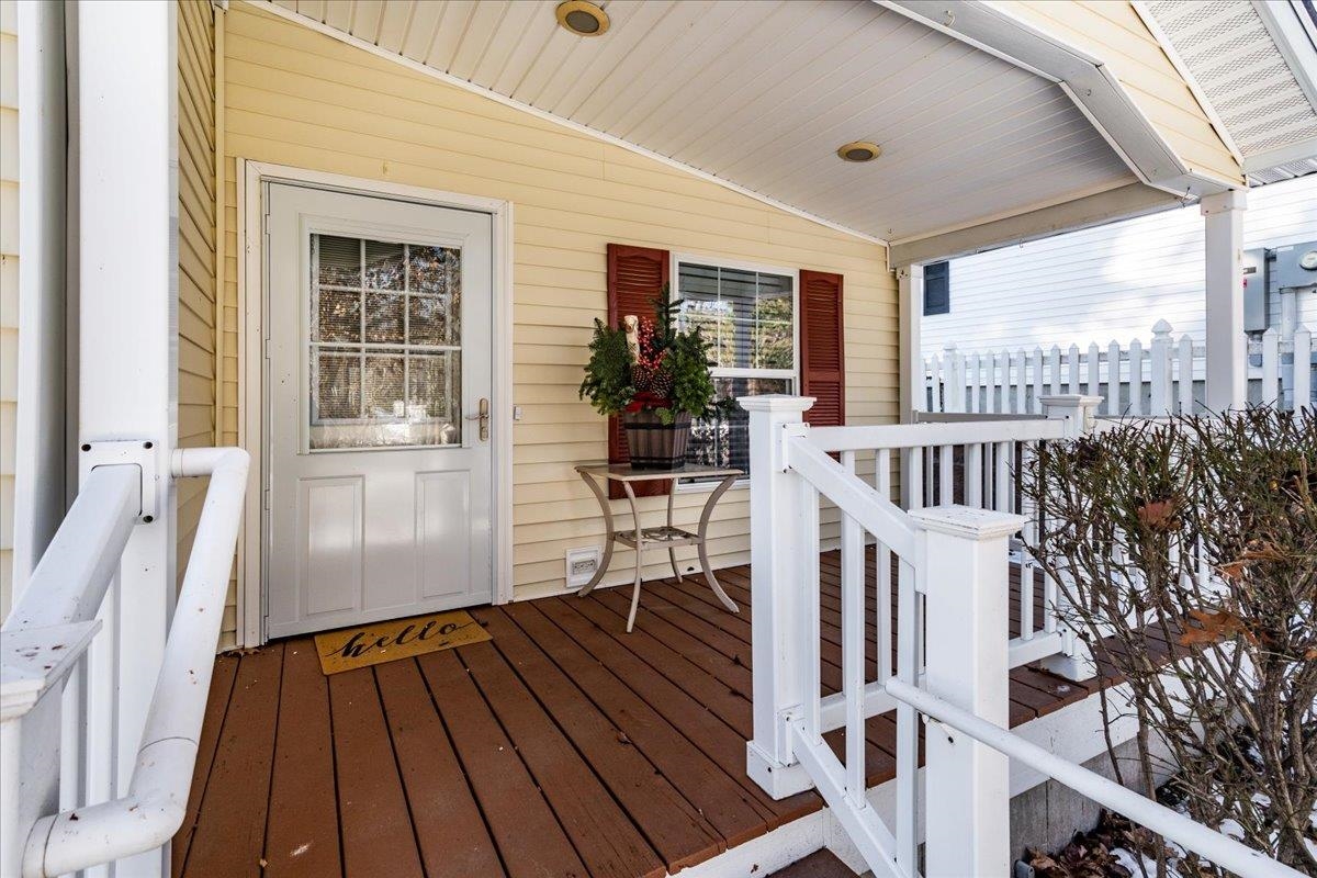 80 Ledgewood Way Manchester, NH 03104 - Photo 2 of 48