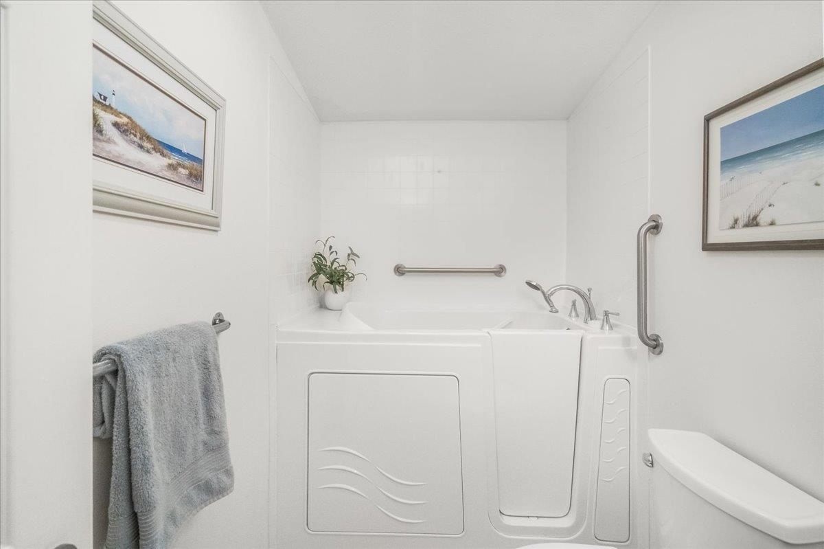 80 Ledgewood Way Manchester, NH 03104 - Photo 29 of 48