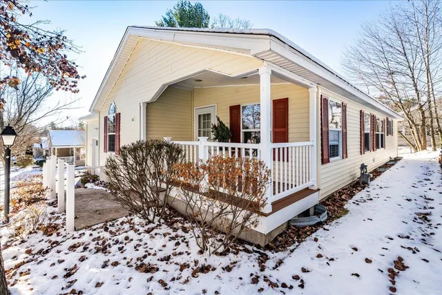 $349,900 | 80 Ledgewood Way, Manchester, NH 03104