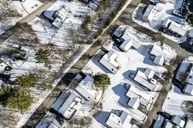 $349,900 | 80 Ledgewood Way, Manchester, NH 03104