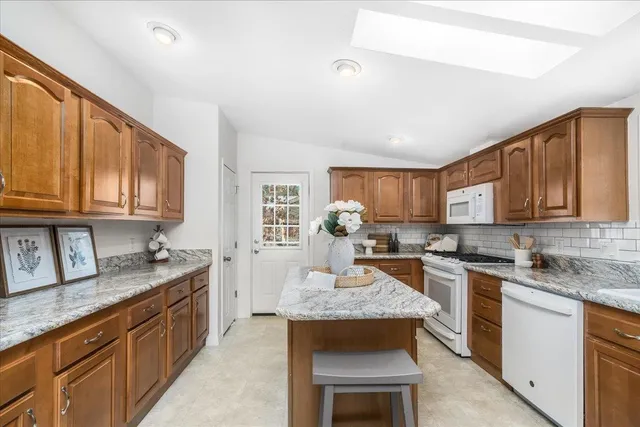 $349,900 | 80 Ledgewood Way, Manchester, NH 03104