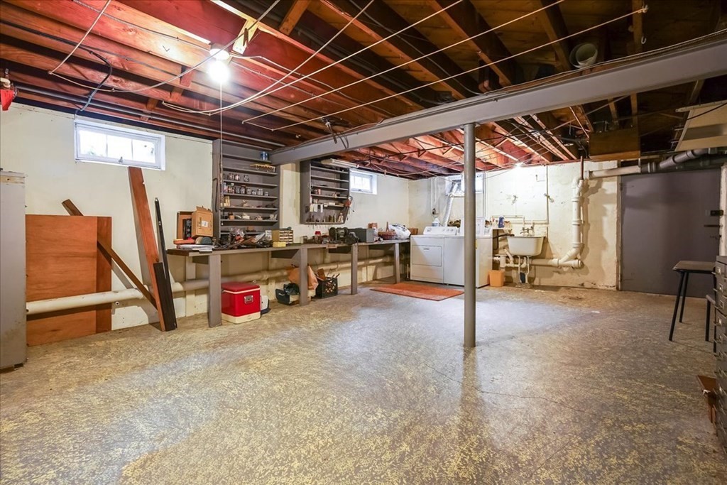 1375 South Branch Parkway Springfield, MA 01129 - Photo 28 of 39 Gallery Image 28