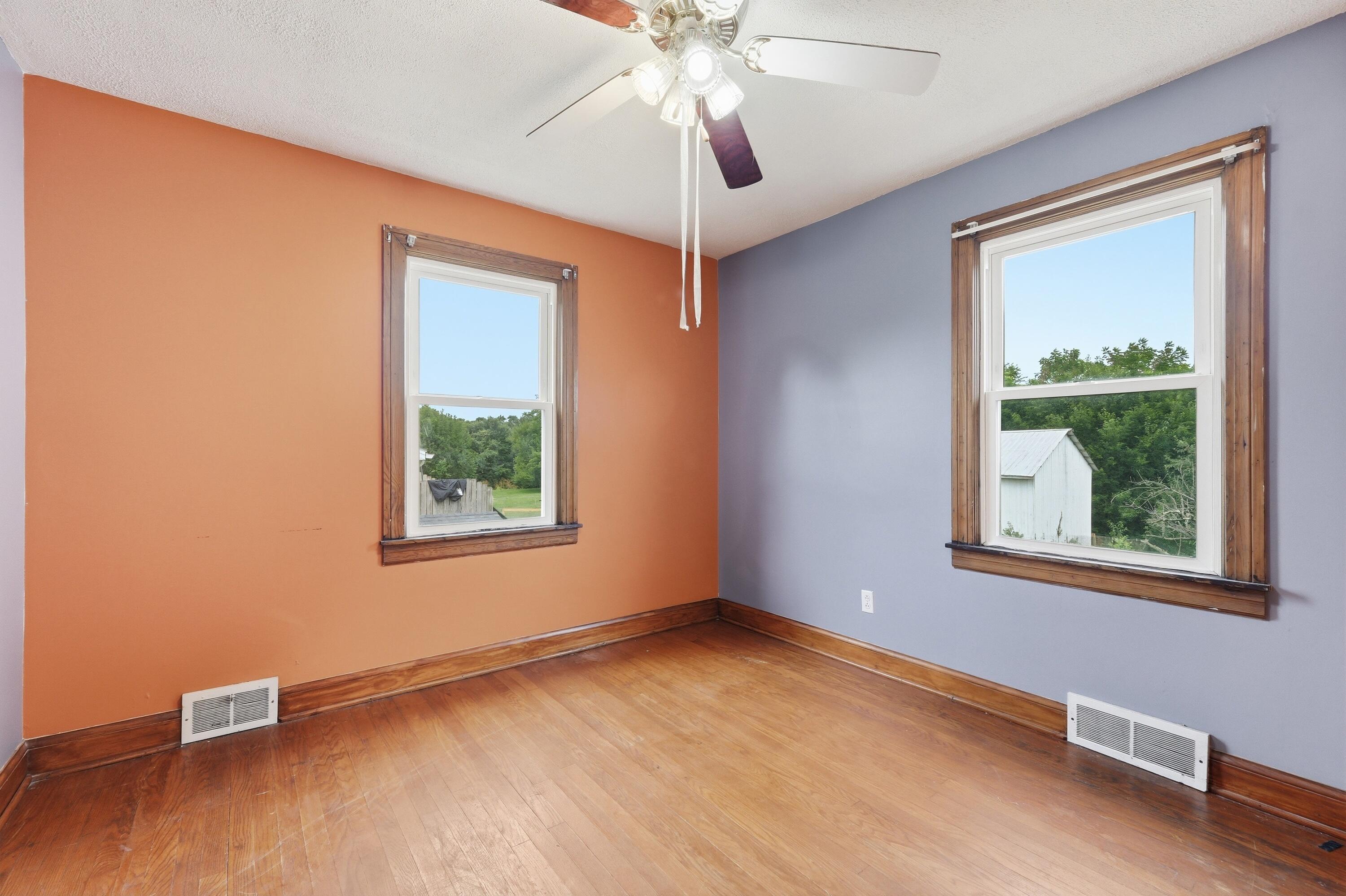 671 Main Street Pleasureville, KY 40057 - Photo 16 of 30 671main_louisvillerealestatemedia_104