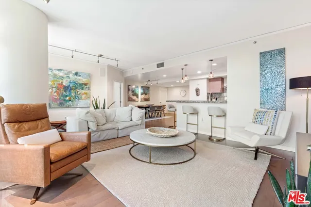 $7,500 | 13650 Marina Pointe Drive, Unit 309, Marina del Rey, CA 90292