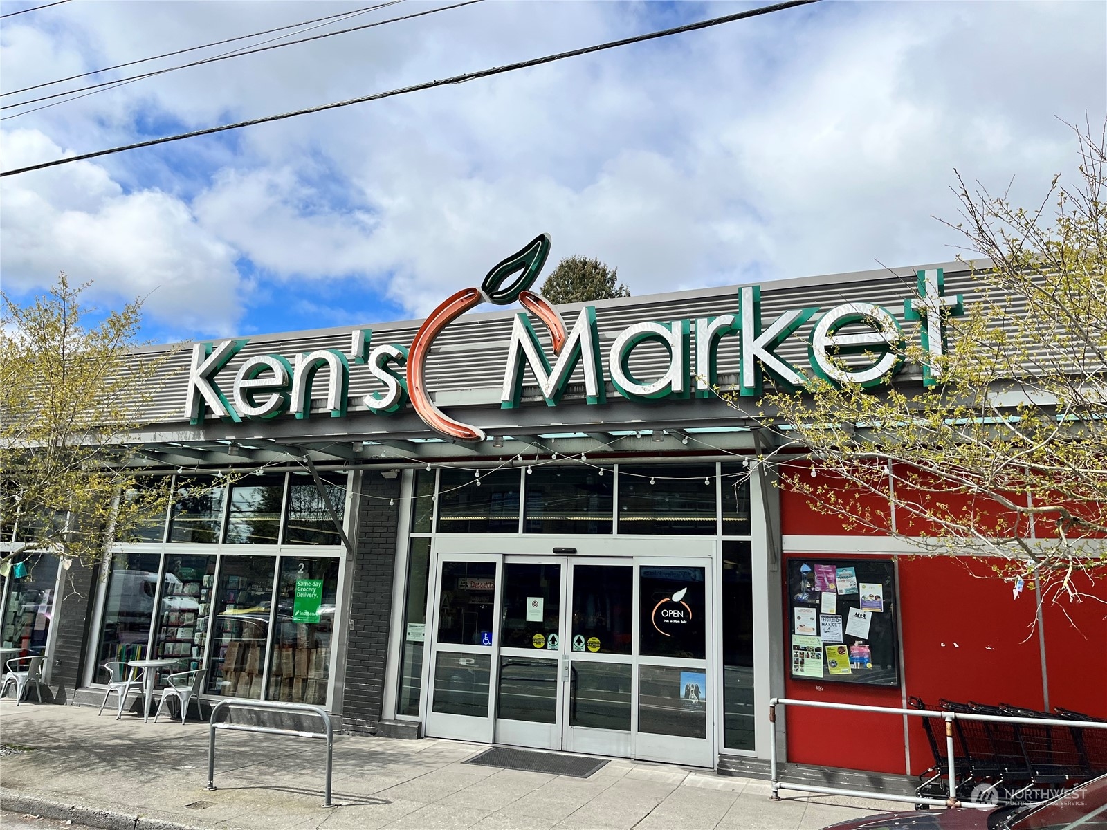 309 North 73rd Street Seattle, WA 98103 - Photo 28 of 30 a view of a stores