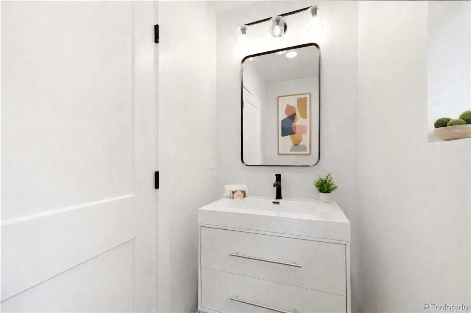 2849 Vine Street Denver, CO 80205 - Photo 10 of 34