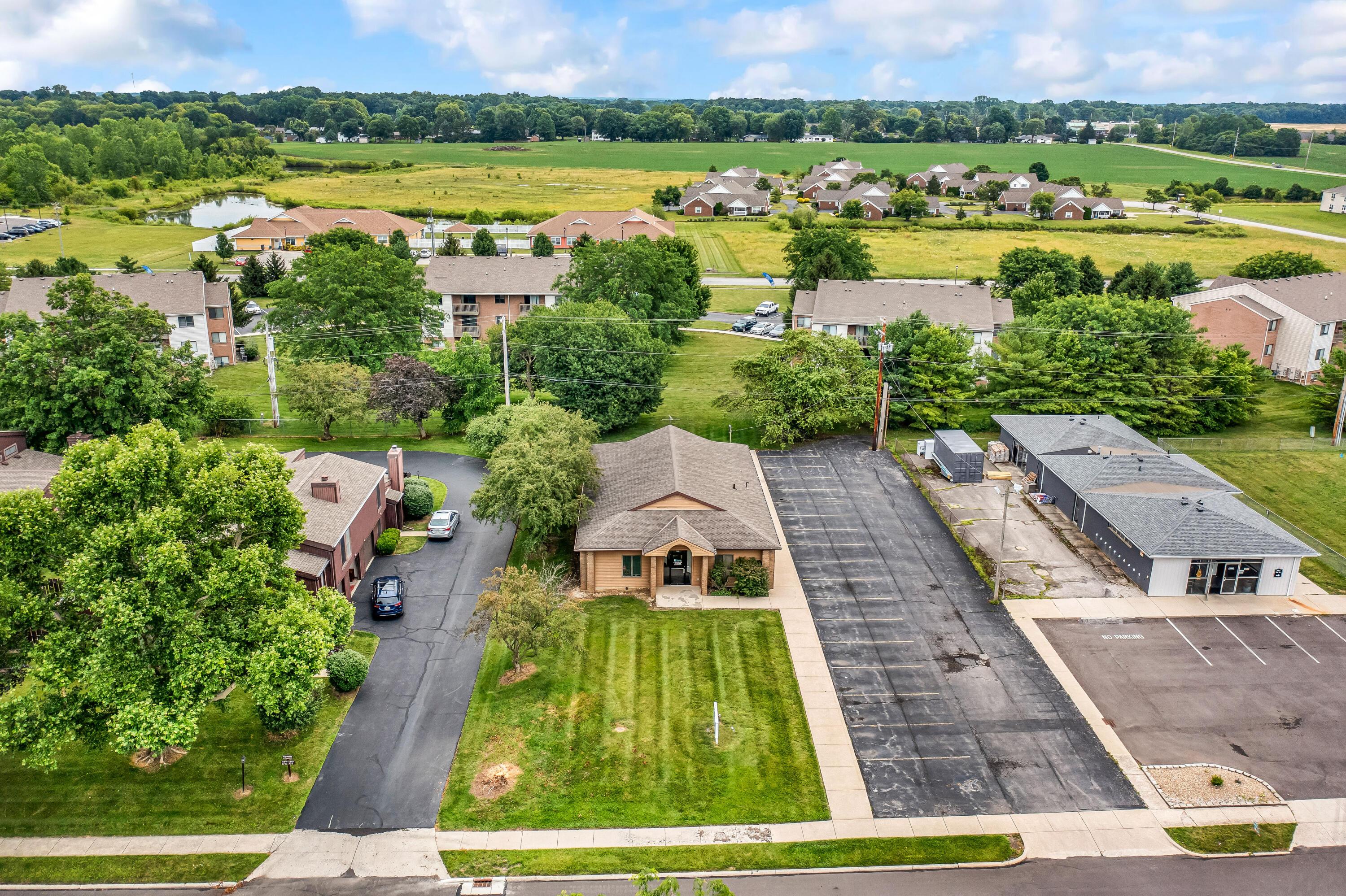 1240 Crescent Heights Road Marion, OH 43302 - Photo 57 of 60 57. Front Aerial