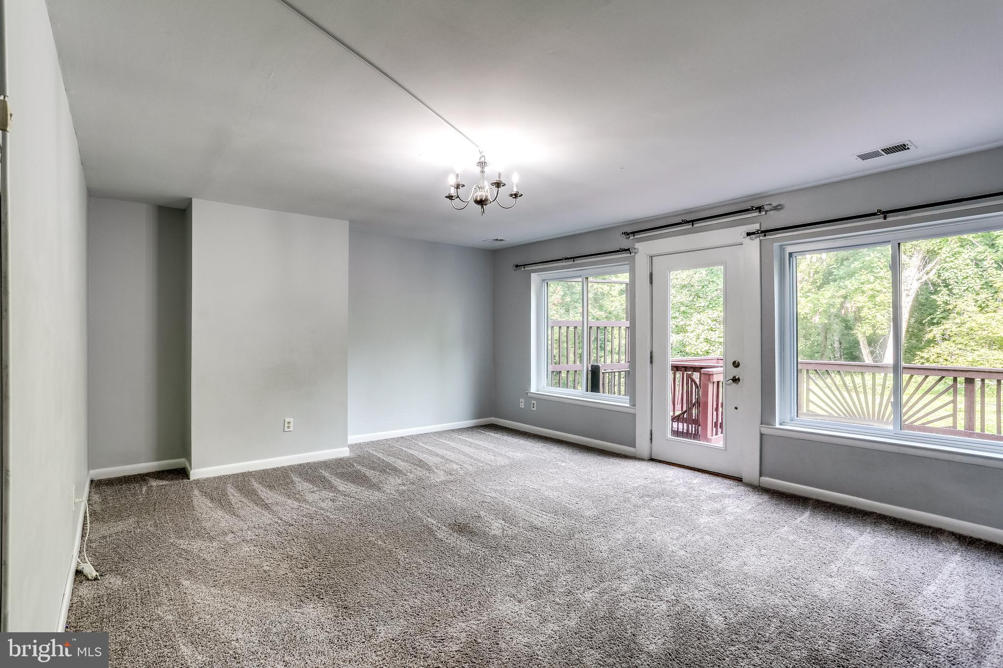 5534 Vantage Point Road Columbia, MD 21044 - Photo 18 of 22 Living room