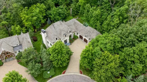 $3,125,000 | 405 Carpenters Point, Wayzata, MN 55391