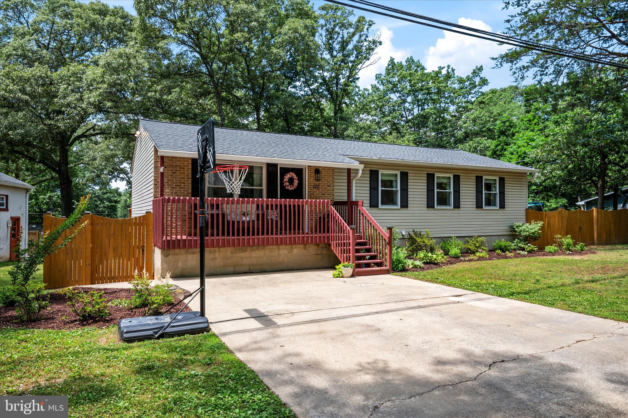 637 Hollywood Road Severna Park, MD 21146 - Photo 3 of 63
