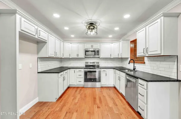 $475,000 | 334 Amolee Lane, Sevierville, TN 37876