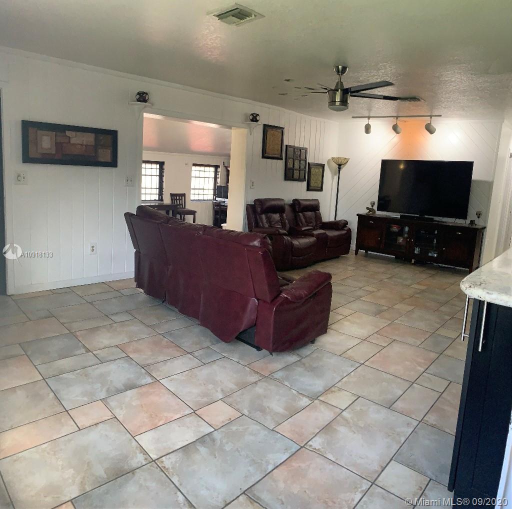 19233 Southwest 93rd Road Cutler Bay, FL 33157 - Photo 2 of 25