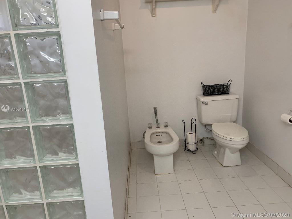 19233 Southwest 93rd Road Cutler Bay, FL 33157 - Photo 20 of 25
