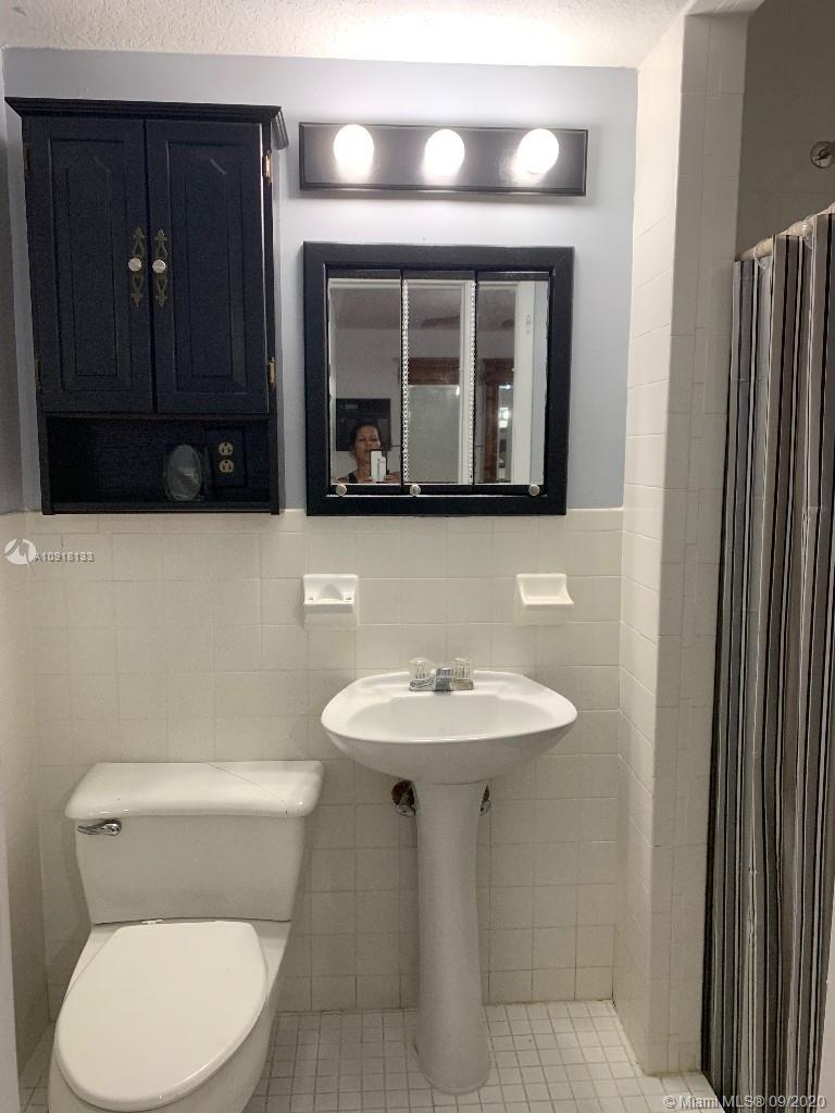 19233 Southwest 93rd Road Cutler Bay, FL 33157 - Photo 9 of 25