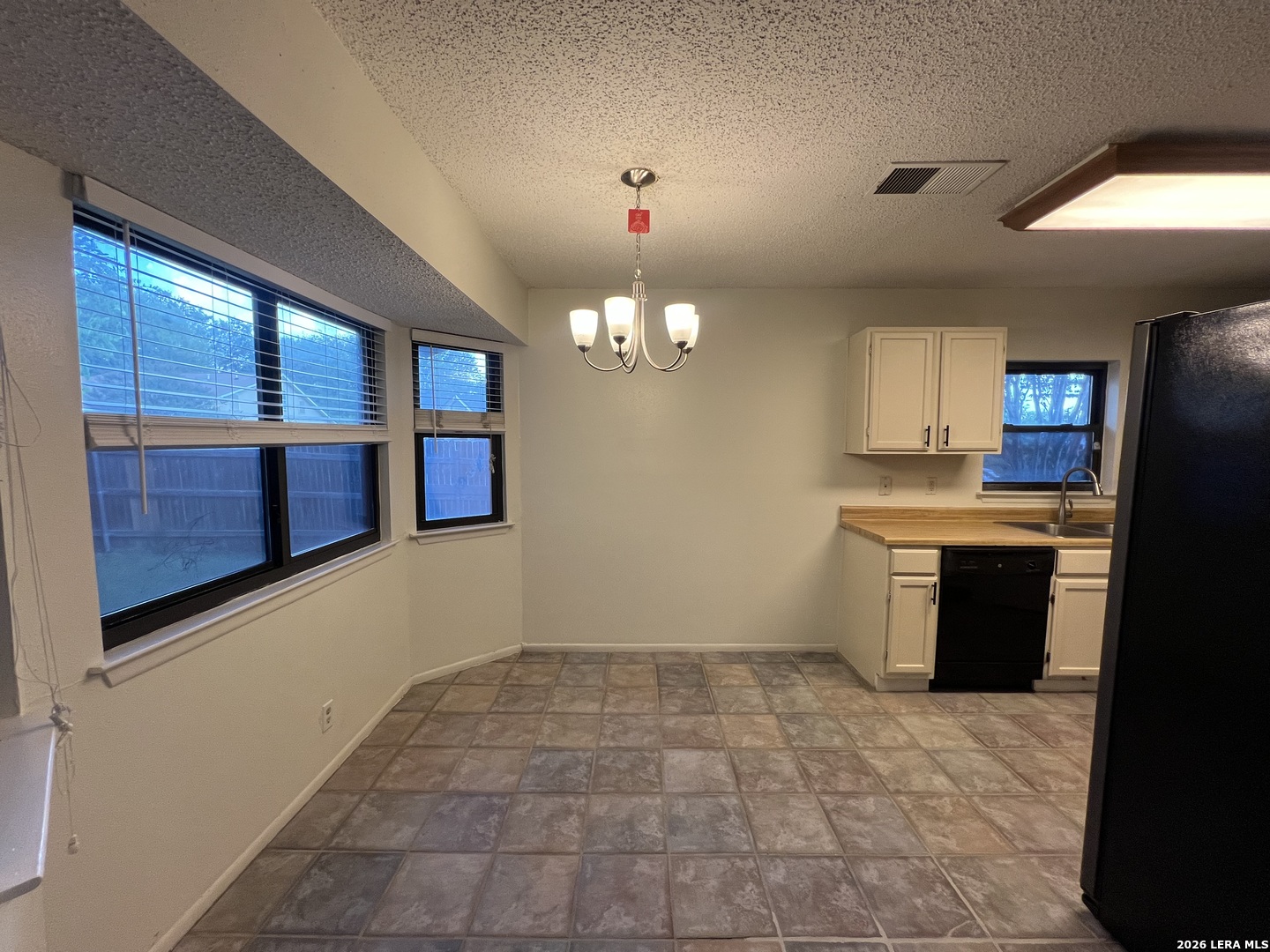 7147 Comanche Ridge Drive Converse, TX 78109 - Photo 3 of 13 Gallery Image 3