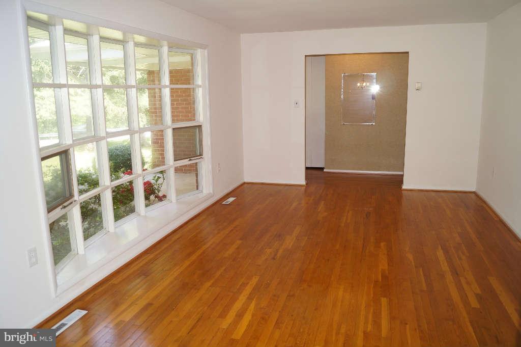 7985 Martown Road Laurel, MD 20723 - Photo 3 of 20 Living Room (alternate view)