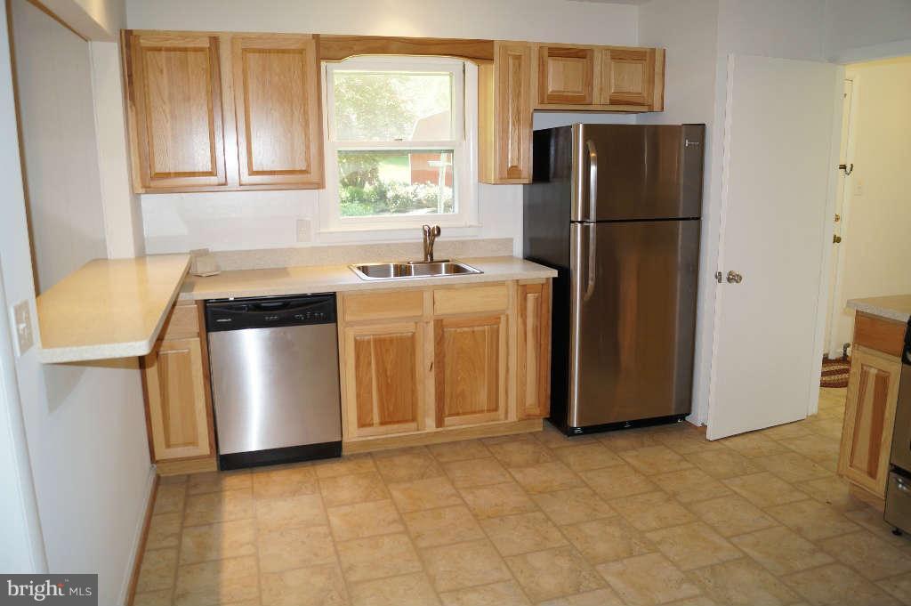 7985 Martown Road Laurel, MD 20723 - Photo 7 of 20 Kitchen