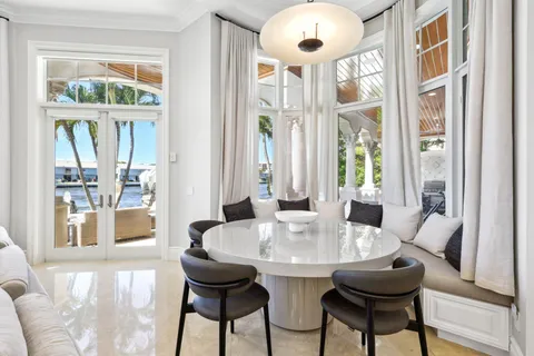 $9,750,000 | 4216 Intracoastal Drive, Highland Beach, FL 33487