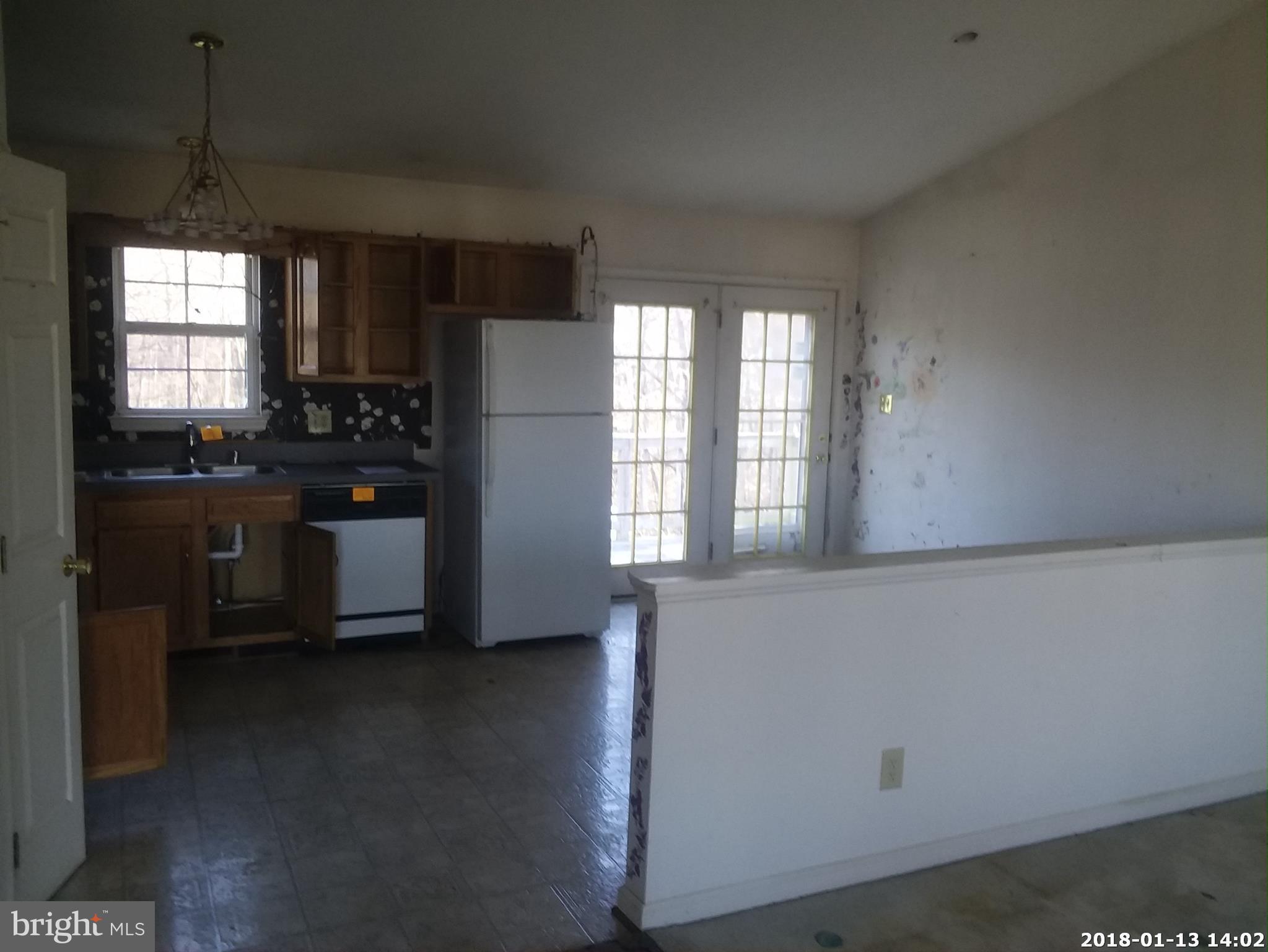 246 Blue Valley Road Linden, VA 22642 - Photo 6 of 10 Kitchen main level