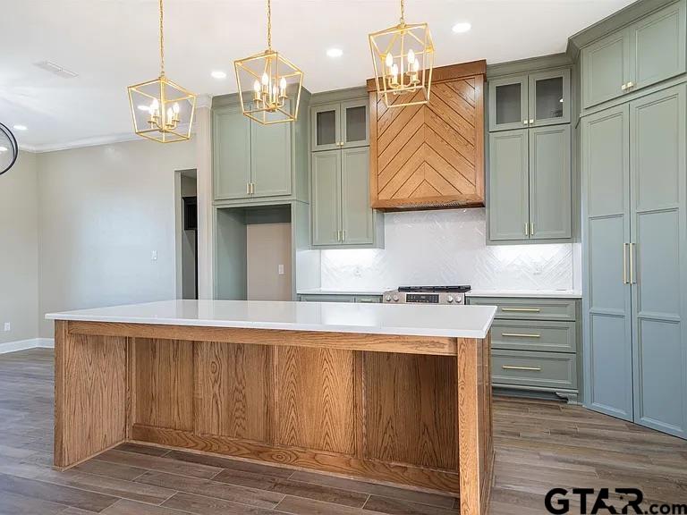 404 Small Oaks Road Kilgore, TX 75662 - Photo 9 of 34