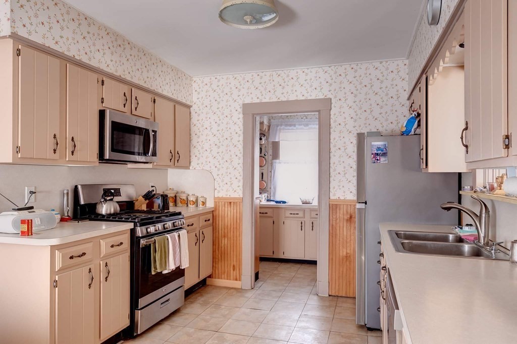 15 Davidson Road Worcester, MA 01605 - Photo 7 of 18 Gallery Image 7