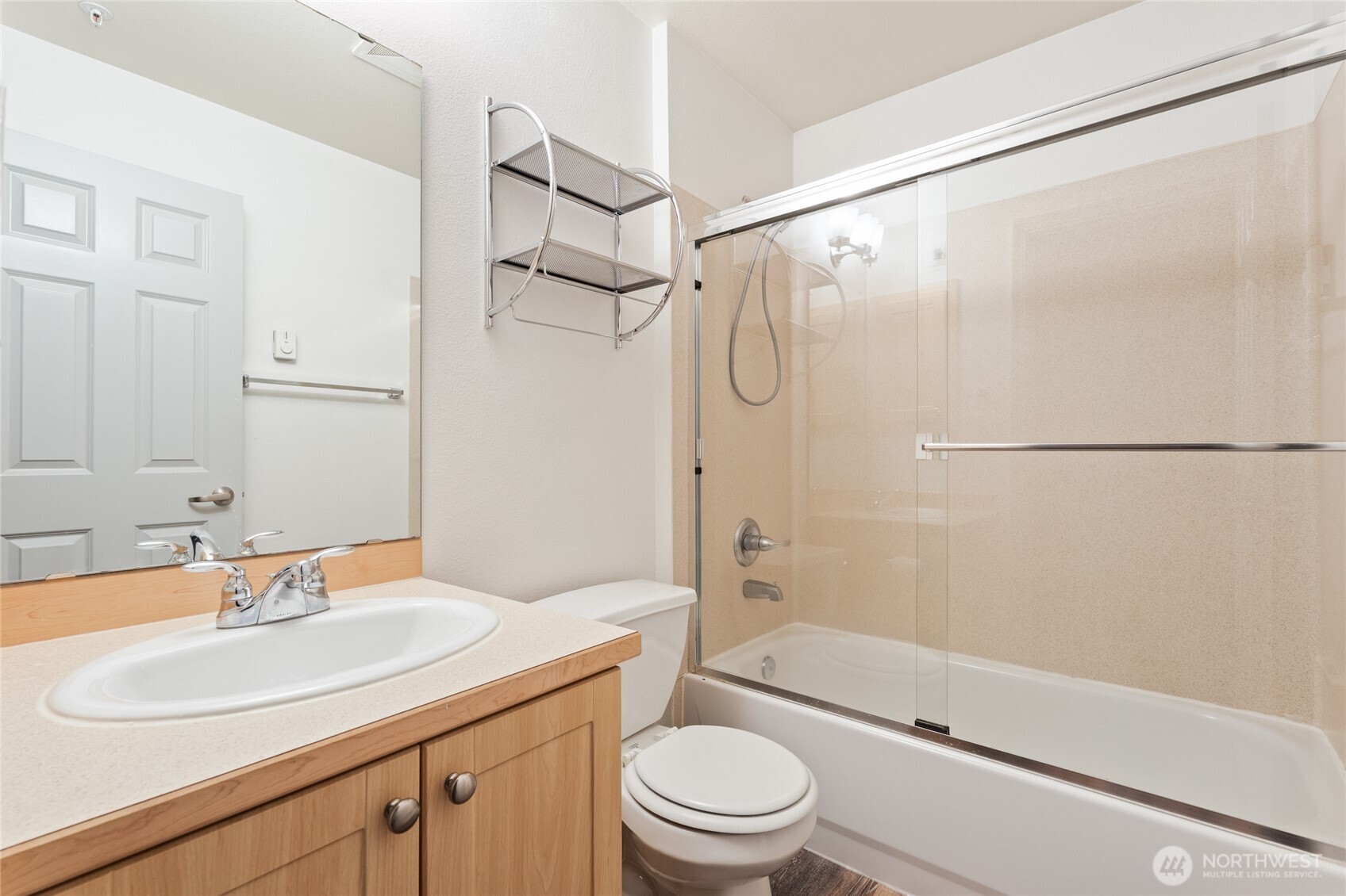 10511 Midvale Avenue North, Unit 301 Seattle, WA 98133 - Photo 13 of 14