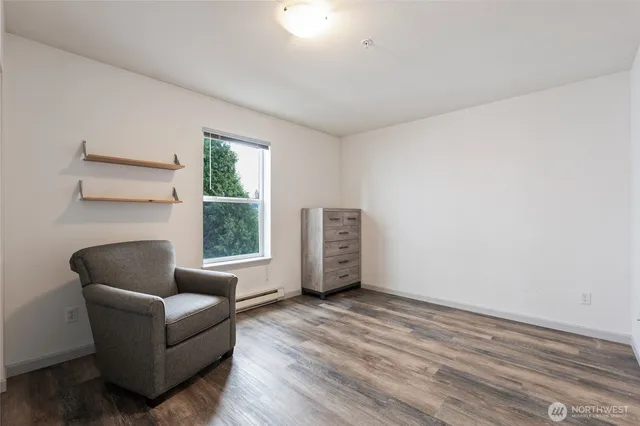 $2,500 | 10511 Midvale Avenue North, Unit 301, Seattle, WA 98133