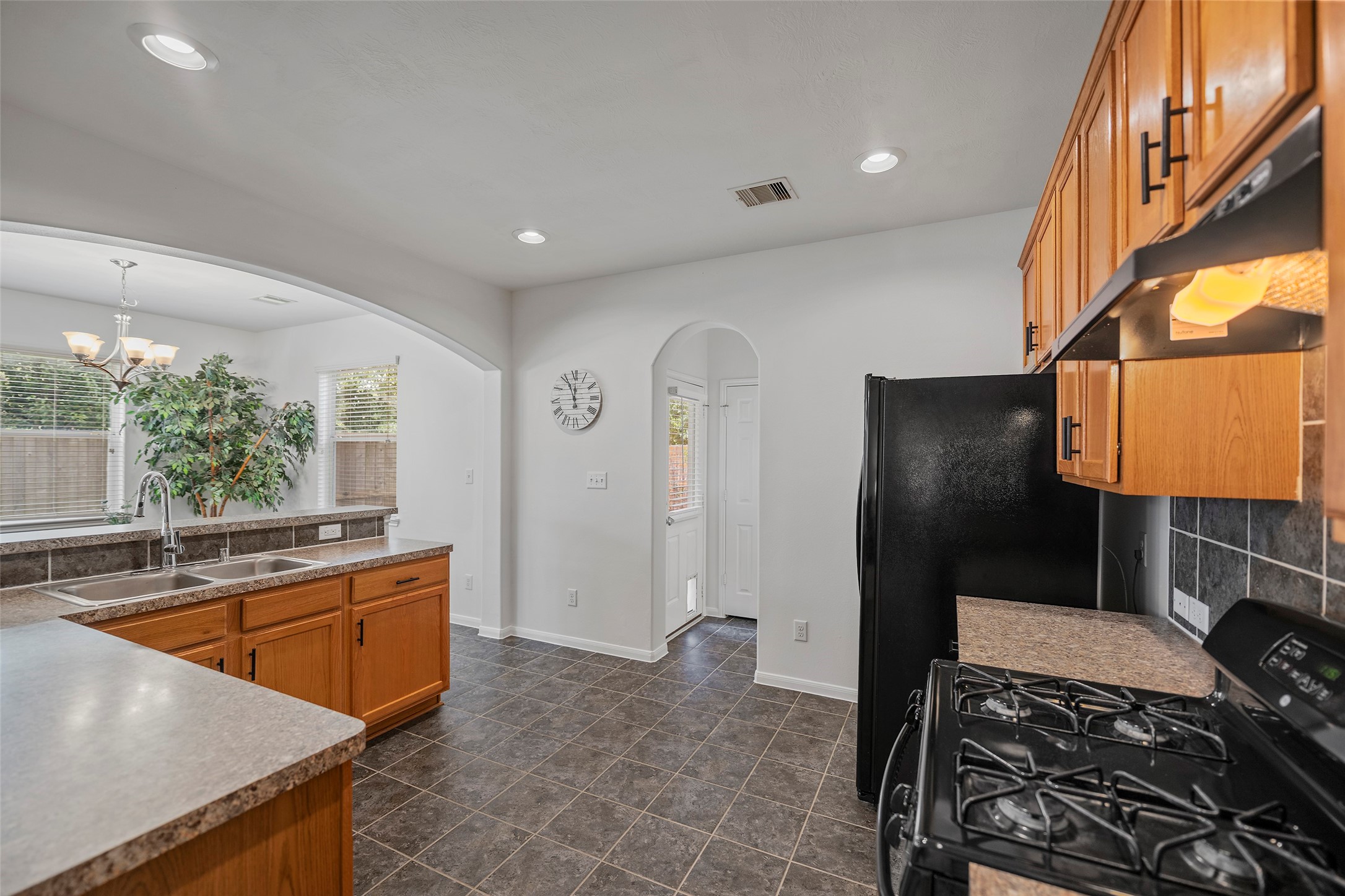 10519 Day Trail Lane Spring, TX 77379 - Photo 14 of 36 Kitchen