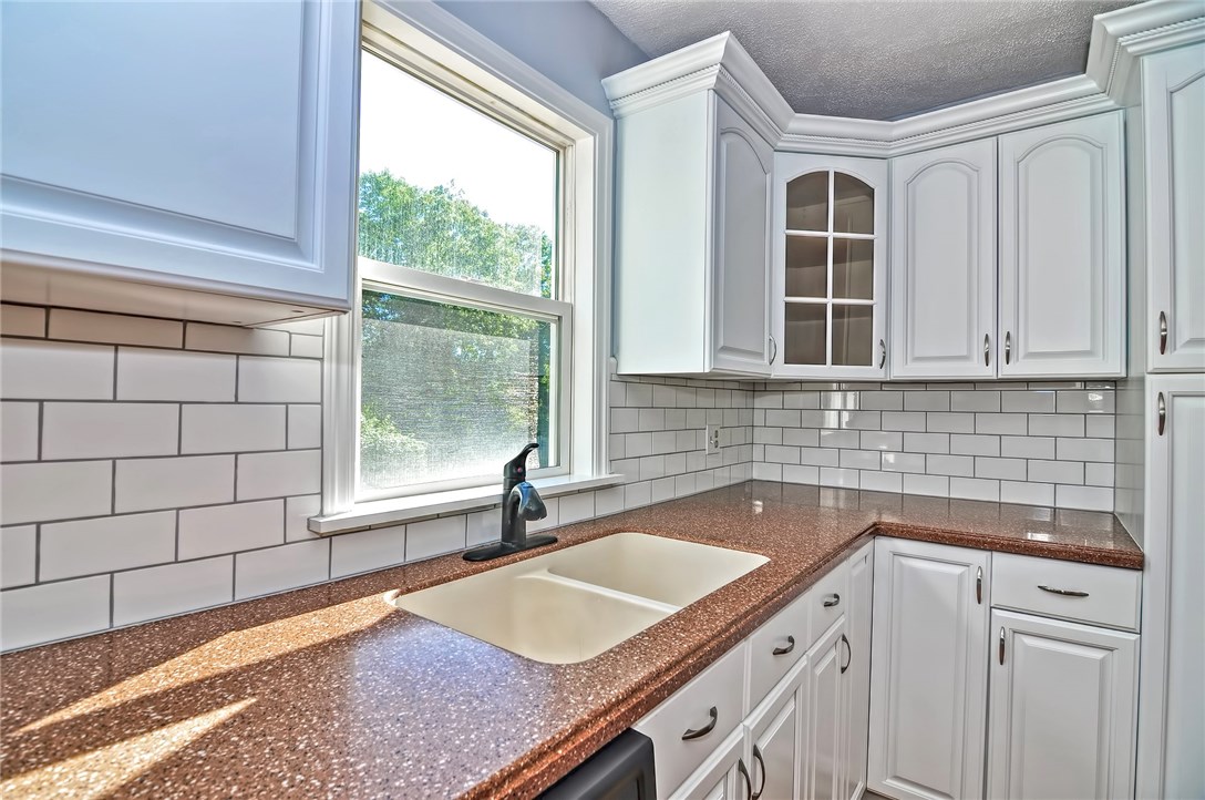 19 Pine Swamp Road Cumberland, RI 02895 - Photo 6 of 24