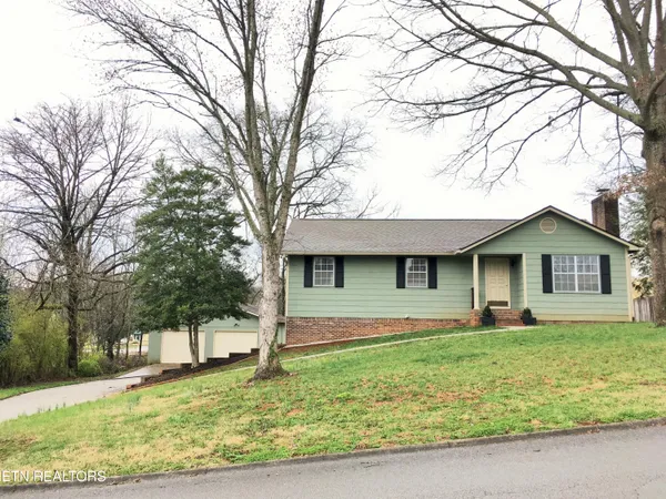 $2,600 | 1102 Buxton Drive, Knoxville, TN 37922