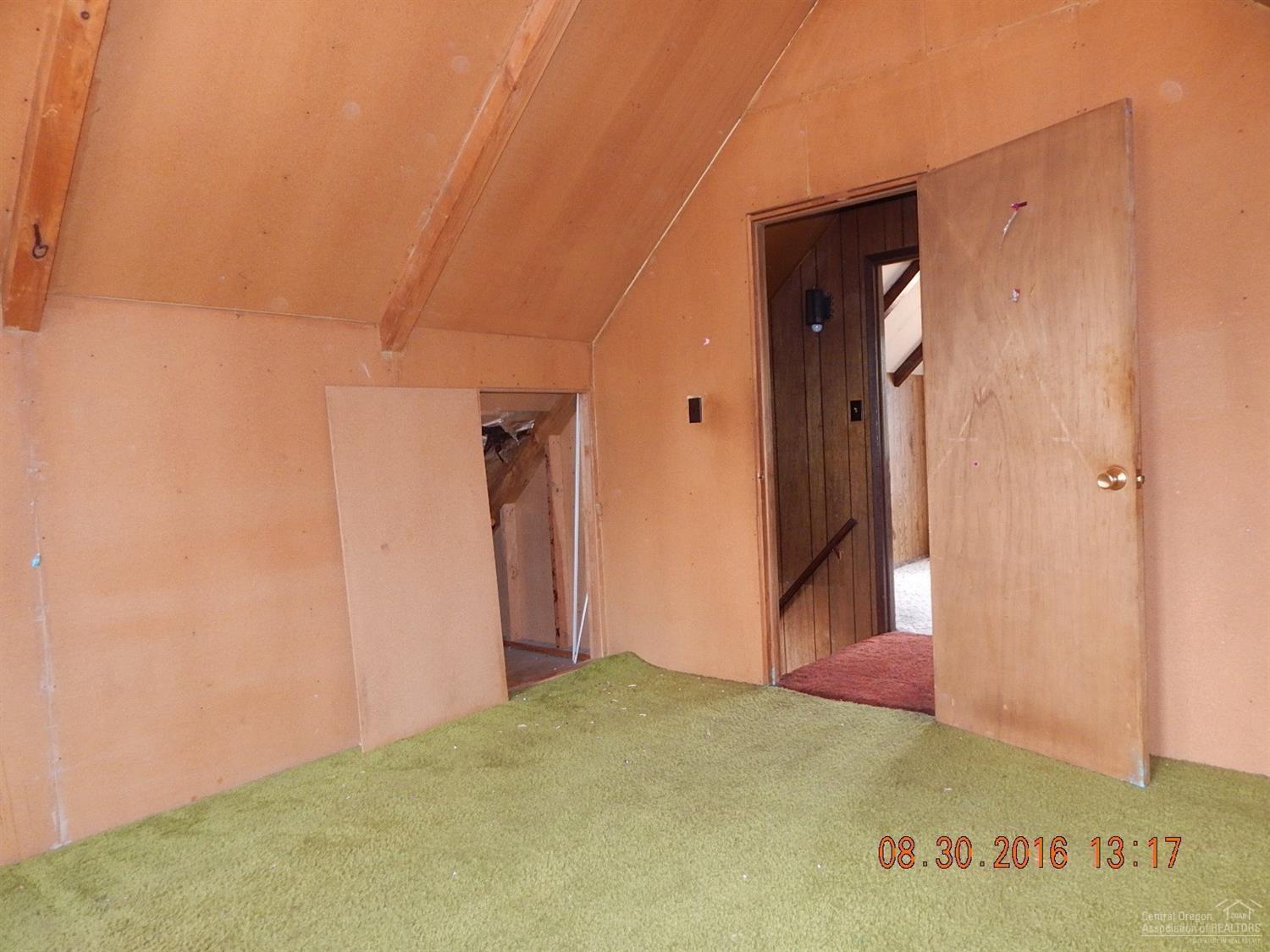 147117 Gracies Road Gilchrist, OR 97737 - Photo 15 of 22 Bedroom 3 other direction.