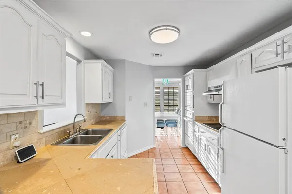 $550,000 | 422 Spanish Woods Drive, Rockport, TX 78382