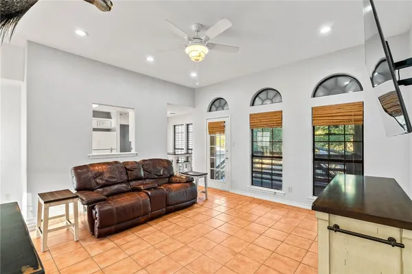 $550,000 | 422 Spanish Woods Drive, Rockport, TX 78382