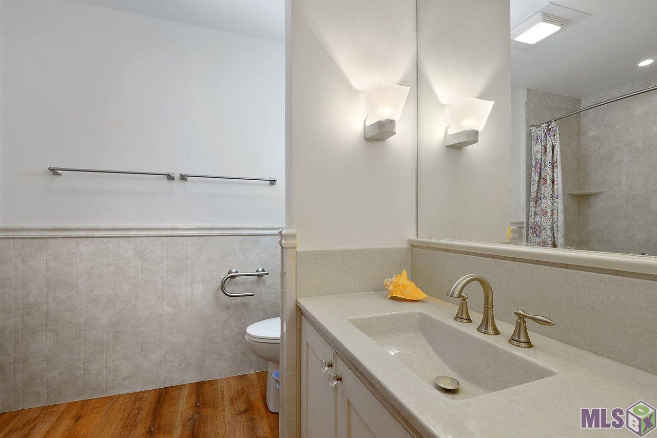 766 Rodney Drive Baton Rouge, LA 70808 - Photo 12 of 16 Bathroom
