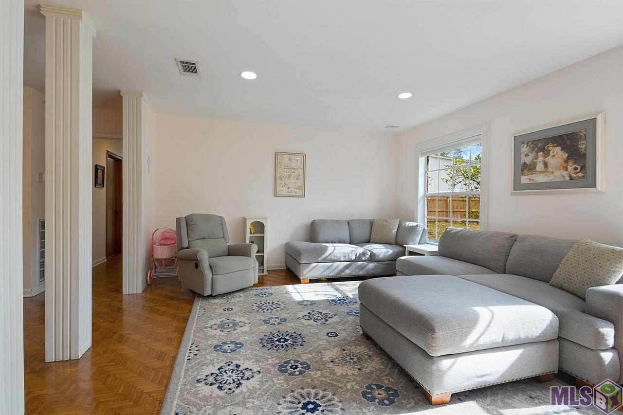 766 Rodney Drive Baton Rouge, LA 70808 - Photo 3 of 16 Living Room