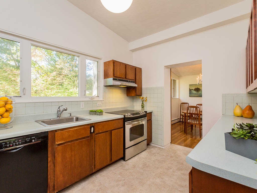 9 Mason Street Lexington, MA 02421 - Photo 6 of 13