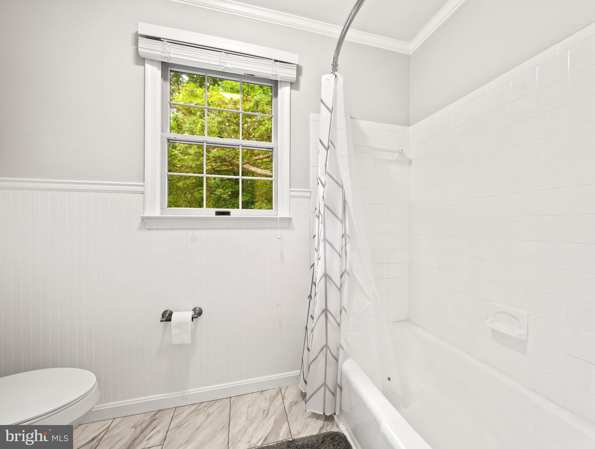 4290 Huntingtown Road Huntingtown, MD 20639 - Photo 33 of 35 Hall Bathroom