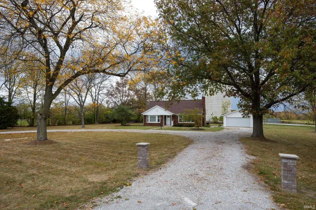 $324,900 | 10814 Lower Huntington Road, Roanoke, IN 46783