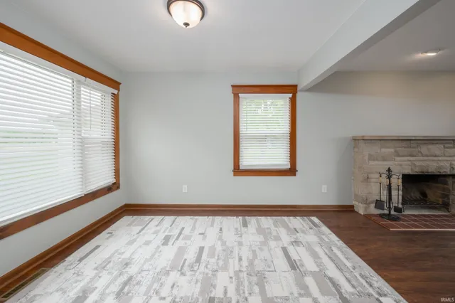 $324,900 | 10814 Lower Huntington Road, Roanoke, IN 46783