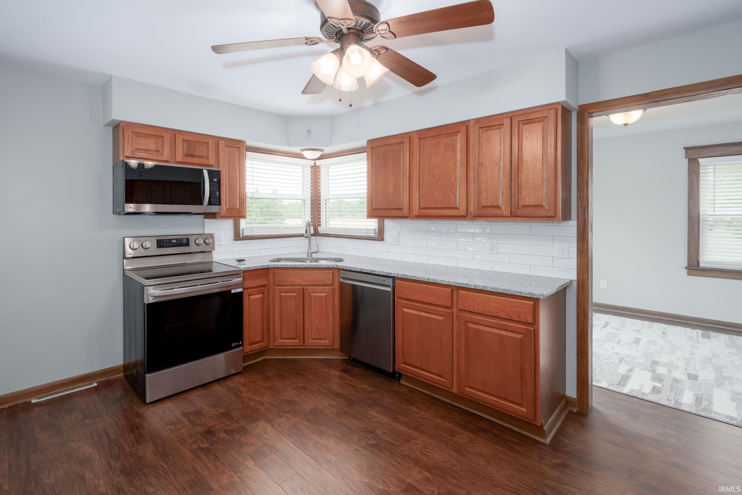 10814 Lower Huntington Road Roanoke, IN 46783 - Photo 14 of 31