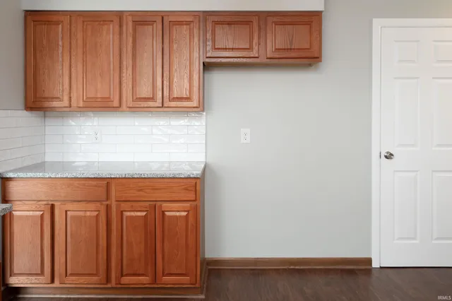 $324,900 | 10814 Lower Huntington Road, Roanoke, IN 46783