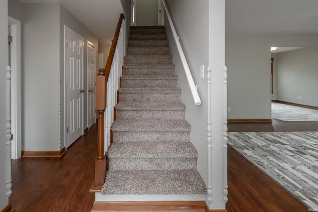 $324,900 | 10814 Lower Huntington Road, Roanoke, IN 46783