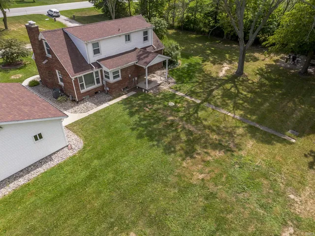 $324,900 | 10814 Lower Huntington Road, Roanoke, IN 46783