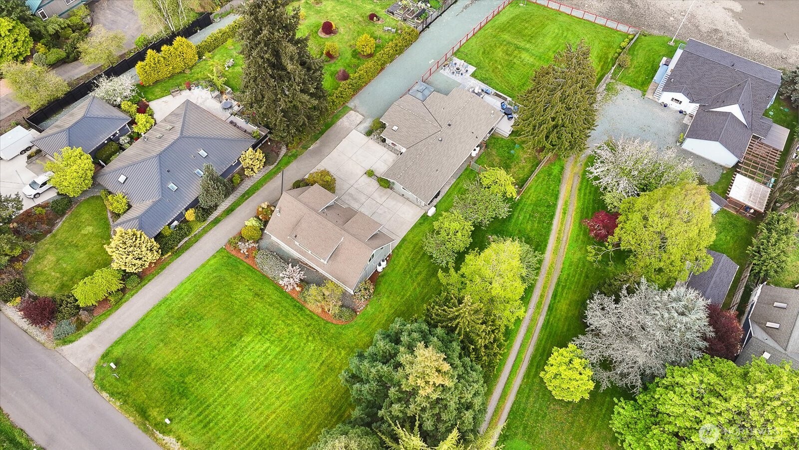 5333 Bercot Road Freeland, WA 98249 - Photo 6 of 40