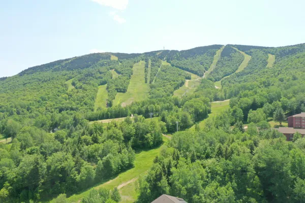 $395,000 | 8 Fall Line Drive, Unit N211, Newry, ME 04261