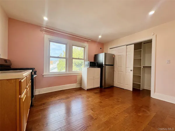 $2,400 | Undisclosed Address, Valley Stream, NY 11580